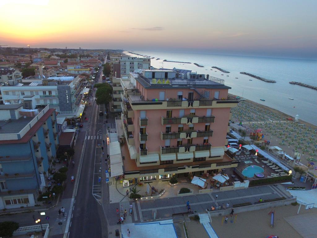 Hotel Baia Rimini Exterior photo